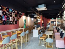 Macpherson Road (D13), Retail #456702501